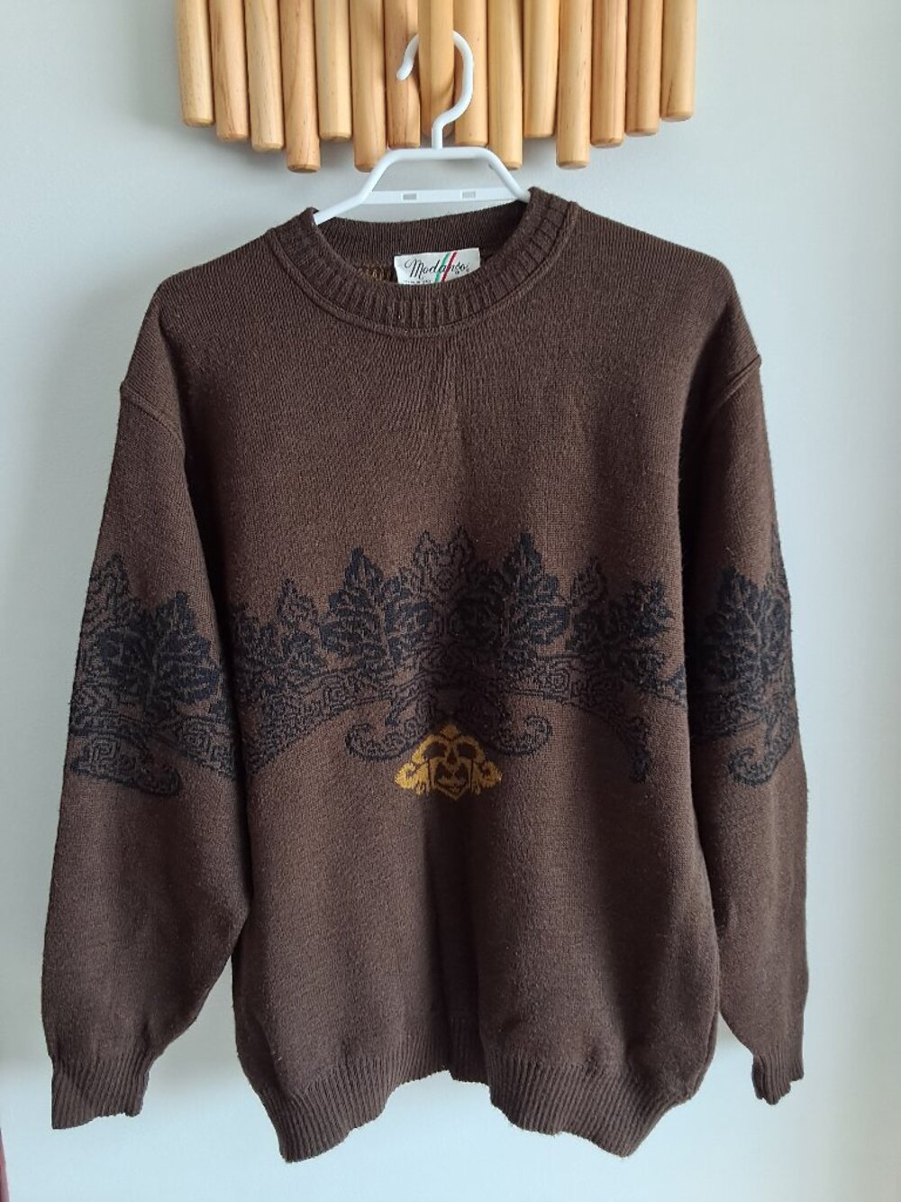 Modango Sweater